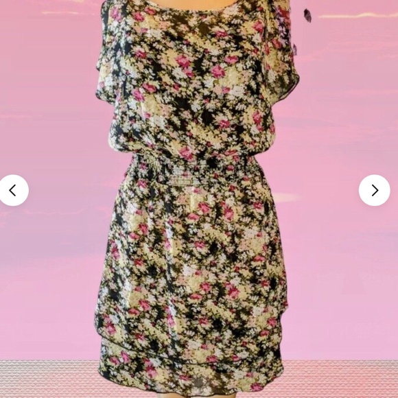 Express Dresses & Skirts - Express Black Floral Small Print Tiered Flutter Sleeve Mini Dress sz sm